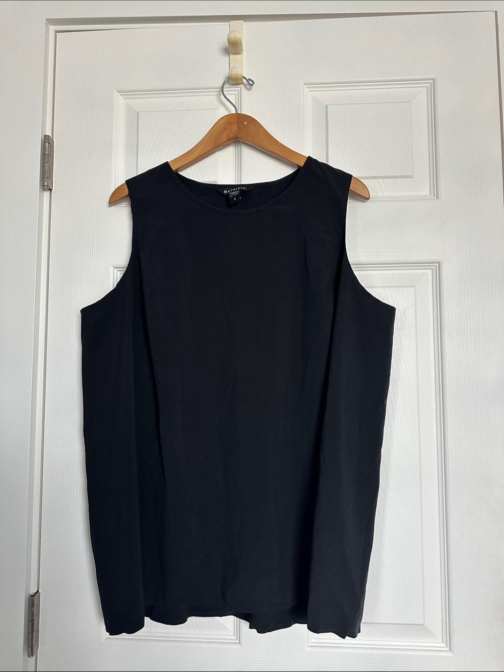 Athleta Black Sleeveless Shell Top